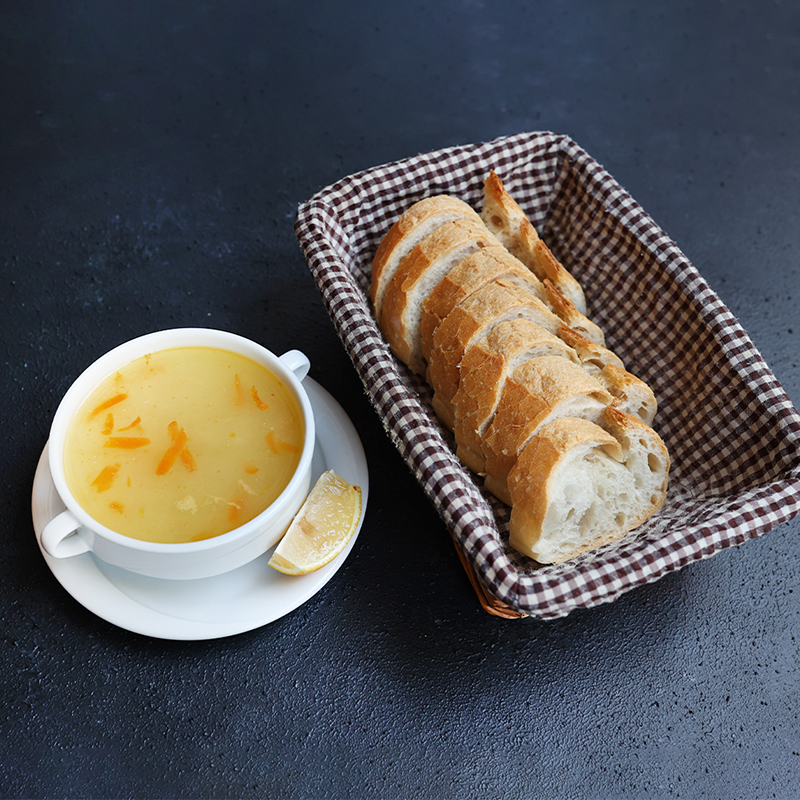 Tavuk suyu çorbası